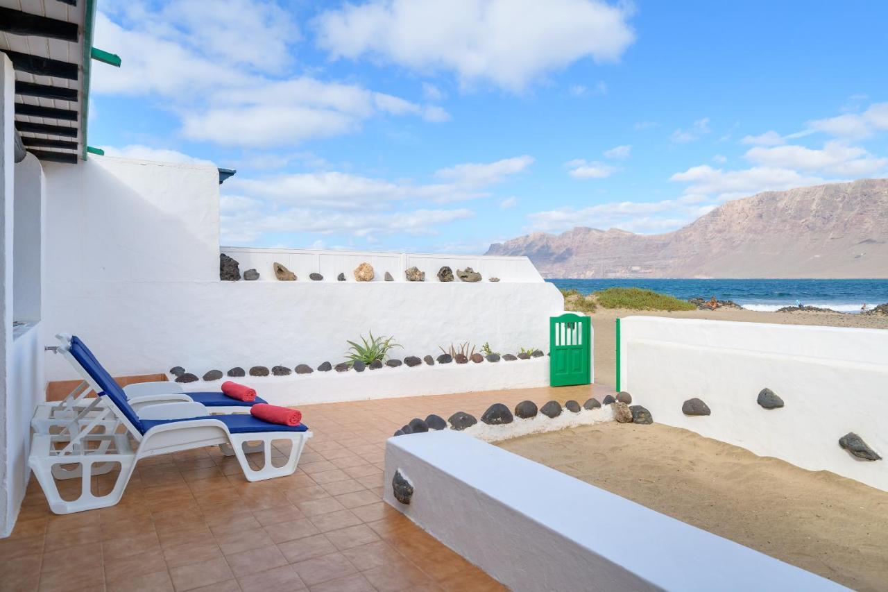 Famara Caracolillos, La Casa Exterior photo