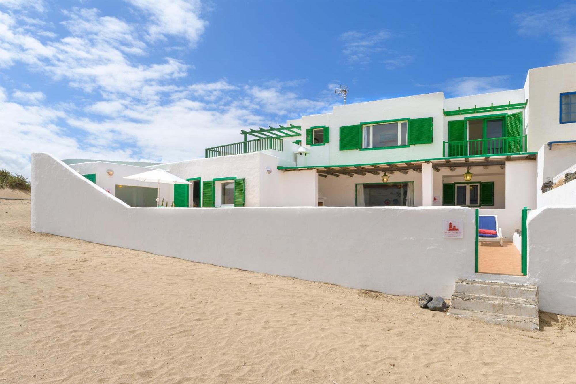 Famara Caracolillos, La Casa Exterior photo